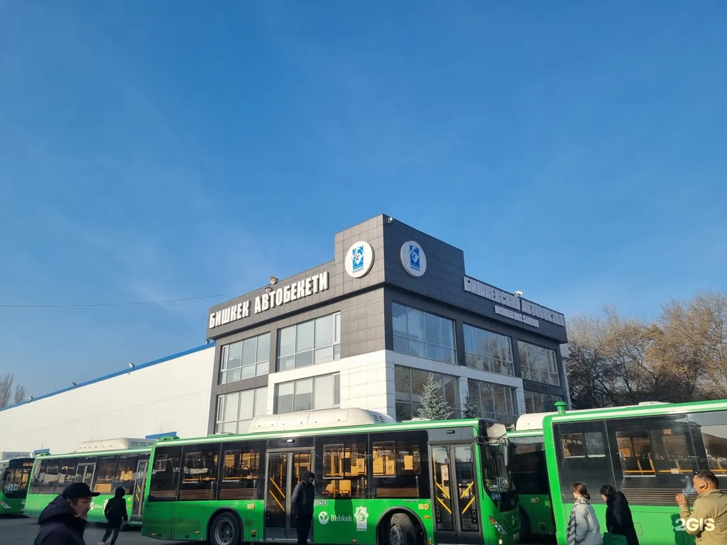 Новый западный автовокзал в Бишкеке в Кыргызстане