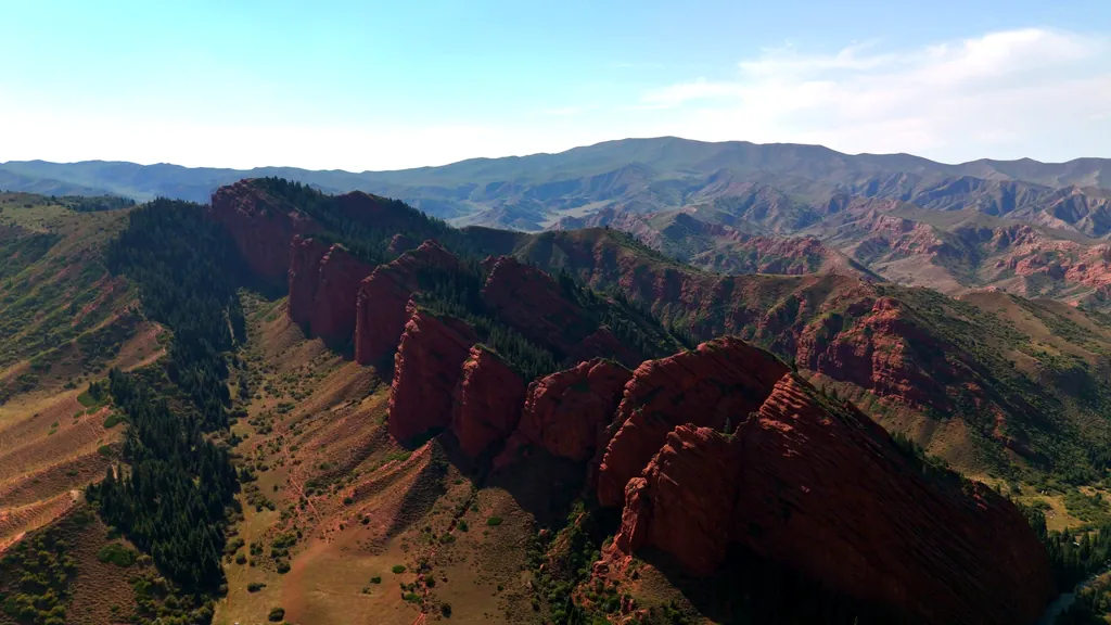 Seven red mountains - Jeti-Oguz peaks