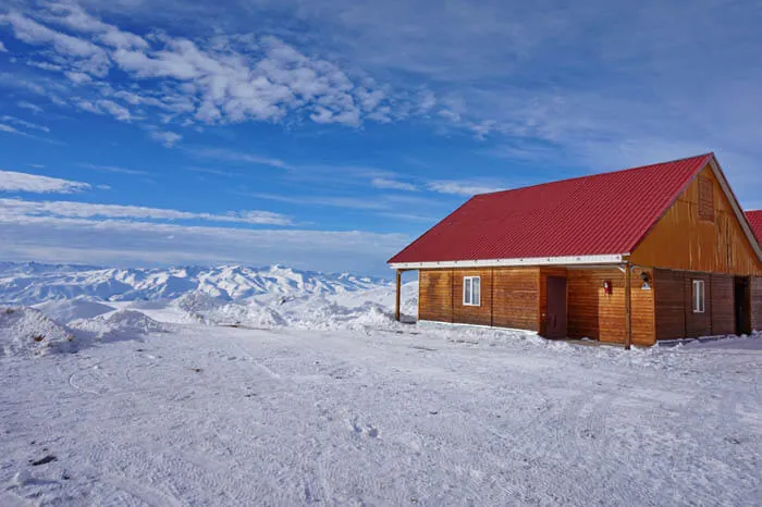 Guest cottage at an altitude of 3000 meters at the Too-Ashuu ski base in Kyrgyzstan